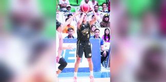 Mark Ray Dubouzet of Bacolod Tubo Slashers shoots from the three-point area. MPBL PHOTO
