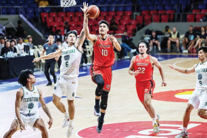 sports_NorthPort_resized NorthPort Batang Pier’s Arvin Tolentino soars for a layup. PBA PHOTO
