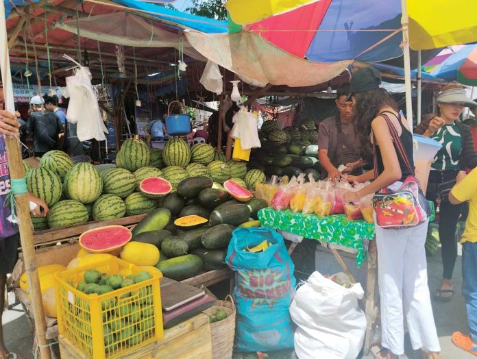 april-inflation-1 The slower inflation in April this year was mainly due to slower increases in the prices of food, as well as the decreases in fuel prices, according to the Philippine Statistics Authority. PN PHOTO