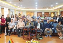 SHAPING A GREENER FUTURE. Mayor Jerry P. Treñas (seated, second from left), alongside Iloilo City’s Technical Working Group (TWG) for the Project Transdisciplinary Approach for Resilience and Sustainability through Multistakeholder Engagement (TRANSFORM), spearheaded discussions on accelerating urban greening initiatives in response to the growing challenges posed by climate change. Project TRANSFORM, a collaborative program led by the Department of Environment and Natural Resources (DENR) and the Department of Interior and Local Government, aims to drive sustainable and resilient urban development through collective action. Joining Mayor Treñas were distinguished experts and leaders in resilience and sustainability (seated, from left): Dr. Rex Sadaba, biology professor at the University of the Philippines Visayas and biological rehabilitation expert; Department of Public Works and Highways assistant regional director Engr. Jose Al Fruto; DENR regional executive director Raul Lorilla; former United Nations Development Porgram senior adviser on Disaster Risk Reduction Sanny Jegillos; and Science Resilience Fellow from the National Resilience Council, Prof. Jessica Dator-Bercilla.