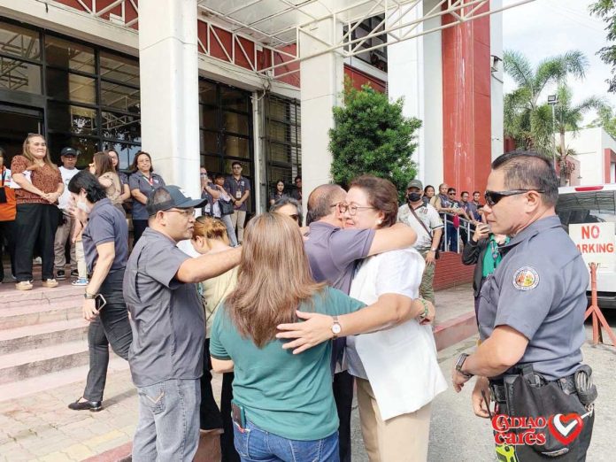 cadiao_thanks_1_resized Gov. Rhoroda Cadiao emotionally thanks the Antique provincial government employees on Tuesday, May 13, 2025: “As I stood before you for the last time as your governor, my heart overflowed with gratitude.” CADIAO CARES/FACEBOOK PHOTO