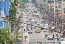 LTO suspends over 100 driving schools for offering ‘non-appearance’ services Land Transportation Office chief Vigor Mendoza says they are cracking down on fixers selling fake driver’s licenses online. ABS-CBN NEWS PHOTO