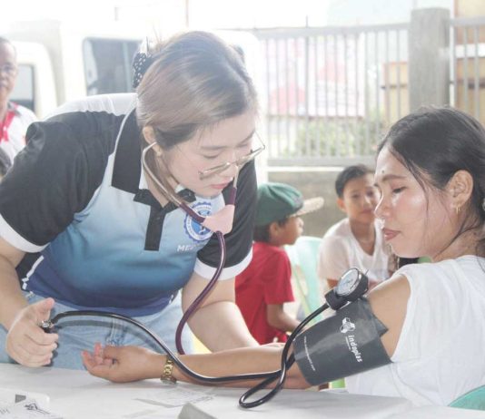 The Department of Health Region 6 encourages adults, especially those aged 40 and above or with a family history of hypertension, to monitor their blood pressure regularly. It adds that free blood pressure checks, consultations, and maintenance medicines are available at public health centers. AJ PALCULLO/PN