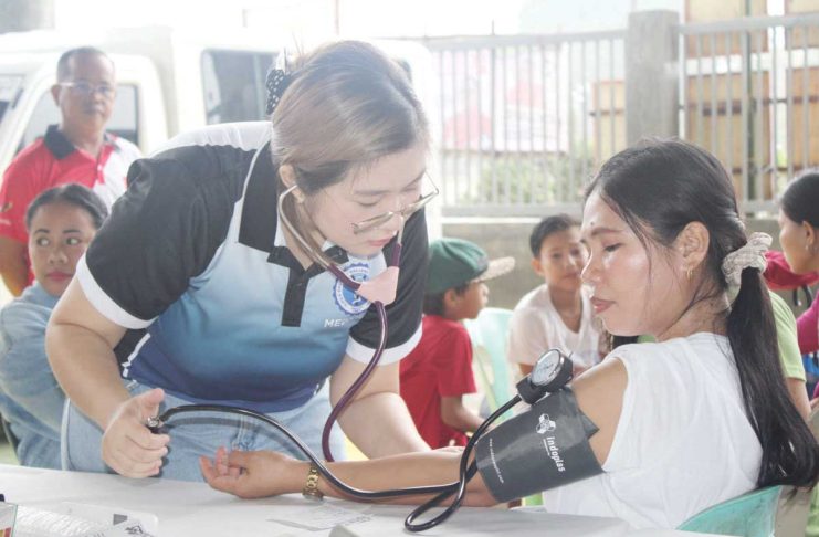 The Department of Health Region 6 encourages adults, especially those aged 40 and above or with a family history of hypertension, to monitor their blood pressure regularly. It adds that free blood pressure checks, consultations, and maintenance medicines are available at public health centers. AJ PALCULLO/PN