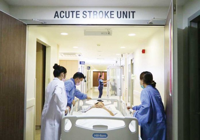 Medical professionals at The Medical City Iloilo swiftly transport a patient into the Acute Stroke Unit, part of the hospital’s internationally recognized emergency care system that earned it a Gold Status from the World Stroke Organization. TMC PHOTO
