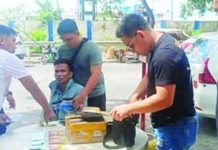 Authorities arrest a suspect in an entrapment operation at Fort San Pedro, Iloilo City, and seize 2,500 pre-registered SIM cards — a potential tool for scams, phishing, and vote buying. The confiscated items, along with marked money, are now in police custody as evidence in the case. PRO-6 PHOTO