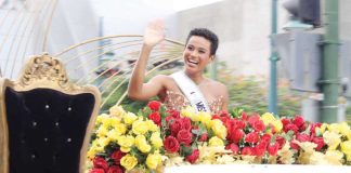 Alexie Mae Brooks, Miss Eco International 2025 and former Miss Iloilo, beams and waves to cheering Ilonggos during her homecoming motorcade in Iloilo City on May 5. The Leon, Iloilo native is the third Filipina to win the Miss Eco International crown. AJ PALCULLO/PN