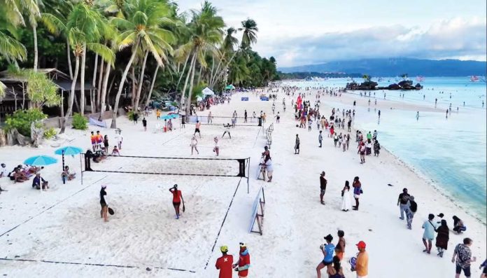more_summer_love_resized More tourists from Asia Pacific are coming to the Philippines, a Mastercard report says. Photo shows the world-famous Boracay Island in Malay, Aklan. SCREENGRABBED FROM MALAY-BORACAY TOURISM OFFICE/FB VIDEO