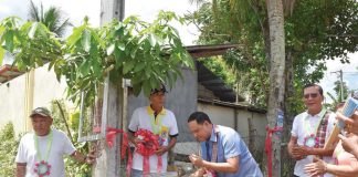 Gov. Arthur Defensor Jr. leads the inauguration of P1.5-million water system project in Barangay Quinagaringan Grande, Passi City, Iloilo on May 27, 2025. ILOILO PROVINCIAL ENGINEER'S OFFICE PHOTO