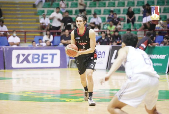 sports_Santos_resized Adrian Santos spearheaded the offense in Basilan Viva Portmasters’ win over GenSan Warriors. MPBL PHOTO