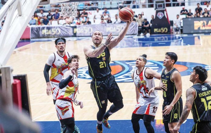 sports_TNT_1_resized TNT Tropang 5G’s Kelly Williams scoops for a layup. PBA PHOTO