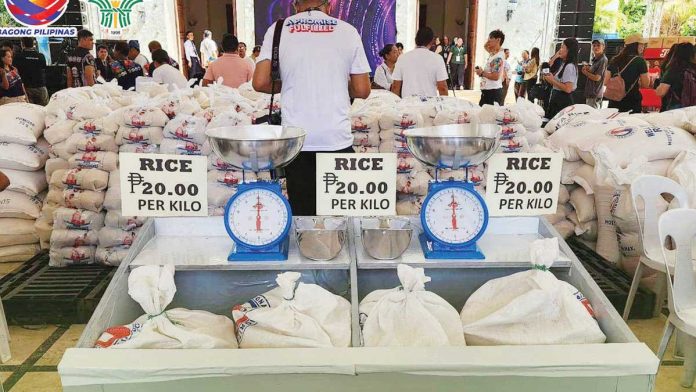 DA_assures_1_resized Rice is sold at P20 per kilo on the Cebu Capitol grounds. The Department of Agriculture launched the affordable rice program in the province on May 1. DA CENTRAL VISAYAS/FACEBOOK