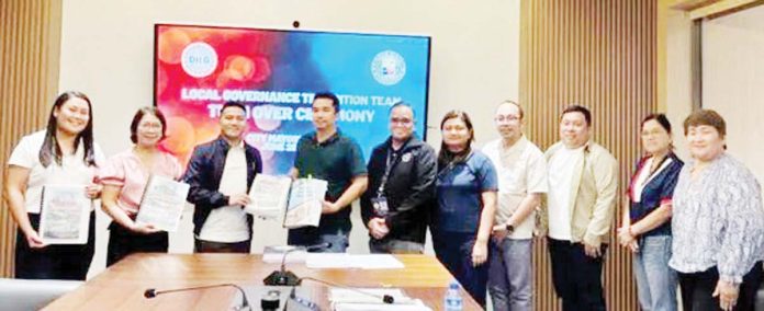 The Department of Interior and Local Government–Bacolod City supervised the formal turnover ceremony held between the transition teams of outgoing Mayor Alfredo Abelardo “Albee” Benitez and incoming Mayor Greg Gasataya on June 20, 2025. PHOTO COURTESY OF BOMBO RADYO BACOLOD