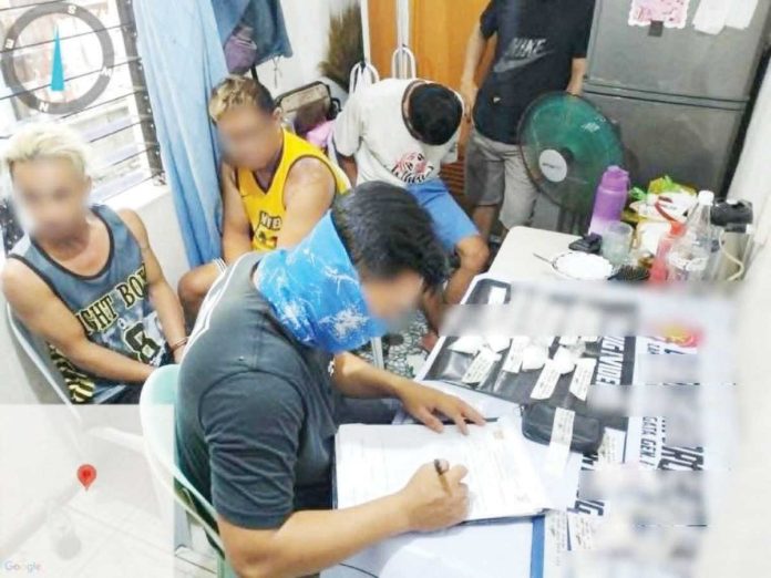buy-bust_resized Three suspects, tagged as high-value targets, were caught with around 200 grams of suspected shabu valued at P1.36 million in an anti-drug operation on June 1, 2025 in Iloilo City. ICPO-CDEU PHOTO