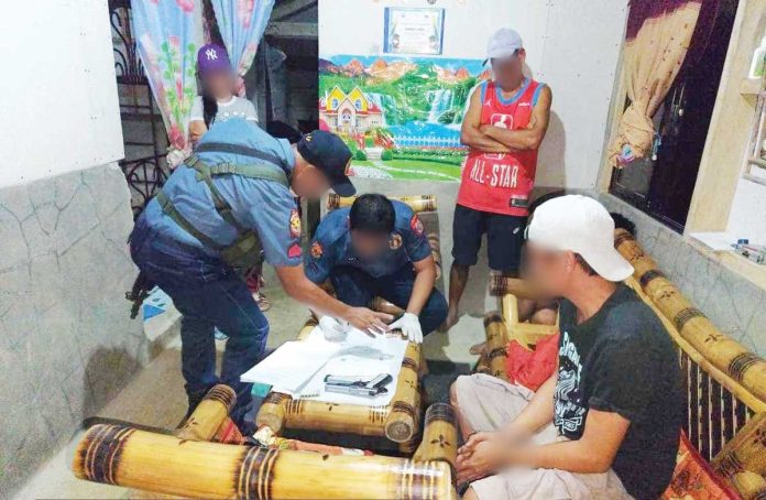 dumarao-raid-copy A caliber .45 pistol and a magazine with six live cartridges were confiscated by the police from farmer identified as alias “Rodel” in Barangay Taslan, Dumarao, Capiz on Tuesday night, June 10, 2025. CAPIZ PPO PHOTO