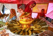 DTI boosts Halal seafood, services to attract tourists Stall owners tend to their stalls as guests sample different Muslim delicacies at the Manila Halal Food Festival, held at the Bonifacio Shrine in Manila in October 2023. JONATHAN CELLONA, ABS-CBN NEWS/FILE PHOTO