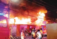 Firefighters and residents helped extinguished the fire that hit six houses on Friday night, May 30, 2025, in Barangay Magsaysay, La Paz, Iloilo City. PHOTO COURTESY OF R6 ILOILO PEGASUS SEARCH AND RESCUE GROUP/FB
