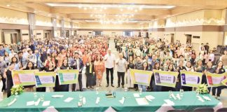 A total of 515 incoming scholars of the Negros Occidental Provincial Government signed a Memorandum of Agreement with Gov. Eugenio Jose Lacson on June 16 at L’Fisher Hotel in Bacolod City. PROV’L GOV’T OF NEGROS OCCIDENTAL PHOTO