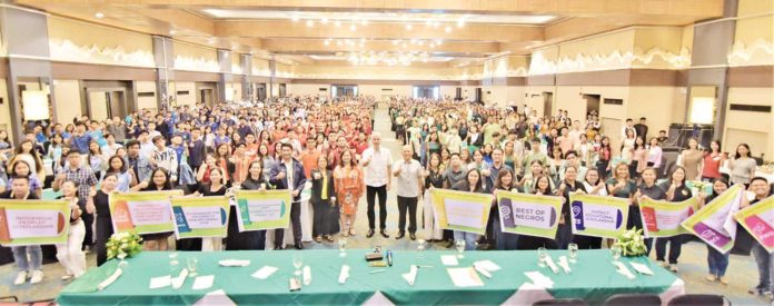 negrense_students_copy_resized A total of 515 incoming scholars of the Negros Occidental Provincial Government signed a Memorandum of Agreement with Gov. Eugenio Jose Lacson on June 16 at L’Fisher Hotel in Bacolod City. PROV’L GOV’T OF NEGROS OCCIDENTAL PHOTO