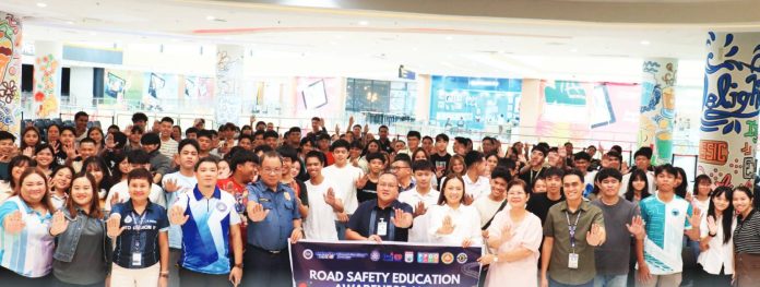 neljoy LTO Pavia Over 100 students and faculty members from Pavia National High School join Land Transportation Office (LTO) Region 6, Department of Education-Iloilo, and other provincial agencies in a two-day Road Safety Education and Theoretical Driving Course held at Robinsons Place Pavia, aiming to build a new generation of responsible drivers in Iloilo. PROVINCIAL PLANNING AND DEVELOPMENT OFFICE PHOTO
