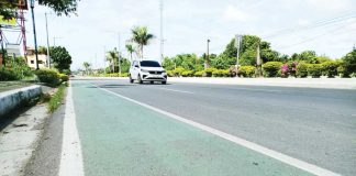 A newly constructed three-kilometer bike lane in Barangay Mali-ao, Pavia, Iloilo offers cyclists a safer and more accessible route along the national road, part of a sustainable transport initiative by the Department of Public Works and Highways and the local government of Pavia. AJ PALCULLO/PN