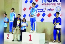 Lovic Javier (center) and Cris Ivan Dosano (left) – Cadiz City shuttlers – won gold and silver, respectively, for Western Visayas Region in the Palarong Pambansa Badminton Secondary Boys in Ilocos Norte recently. LORDAN SUN PHOTO