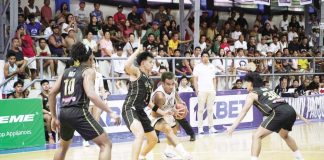 Pangasinan Heatwaves’ Vic Manuel attacks the defense of Bacolod Tubo Slashers. MPBL PHOTO