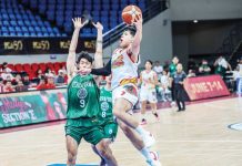Rain or Shine Elasto Painters’ Francis Escandor scoops for a layup. PBA PHOTO