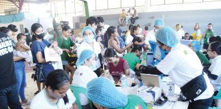 The Iloilo Provincial Health Office says only 6,745 children aged 0 to 12 months were fully immunized from January to March 2025 out of the 39,488 eligible children across the province. Photo shows health workers administering vaccines to infants during a catch-up immunization in Sta. Barbara town. RODNIE INSAURIGA GONZALES/FB PHOTO