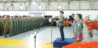 President Ferdinand R. Marcos Jr. reiterated his support for the Philippine Air Force (PAF), emphasizing its crucial role in protecting the nation’s sovereignty and territorial integrity. During his visit to Fernando Air Base in Lipa City, Marcos also expressed his gratitude to the personnel of the PAF. PCO PHOTO