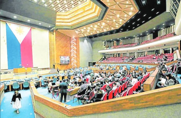 Charter_copy_resized Lawmakers at the House of Representatives plenary. INQUIRER FILE PHOTO/LYN RILLON