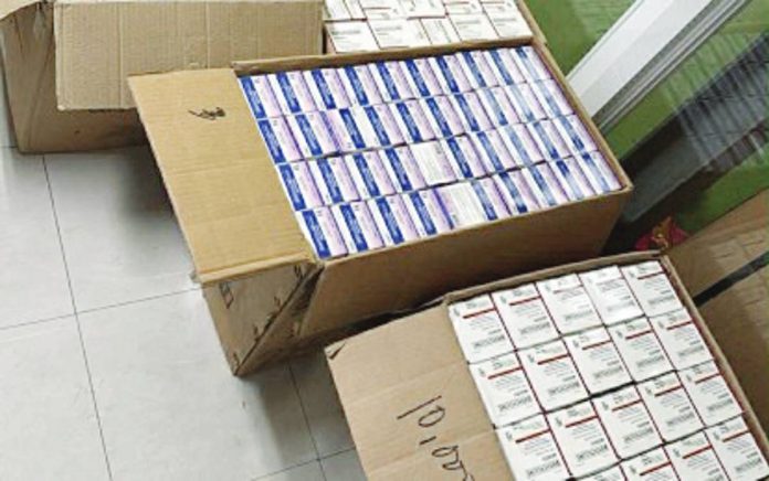 DOH_rushes_resized LIFE-SAVING RESPONSE. The Department of Health turns over 50,000 doxycycline capsules to Iloilo City on July 25, 2025 following Mayor Raisa Treñas’ urgent appeal amid rising leptospirosis concerns due to widespread flooding. Photo from Mayor Raisa Treñas’ Facebook page