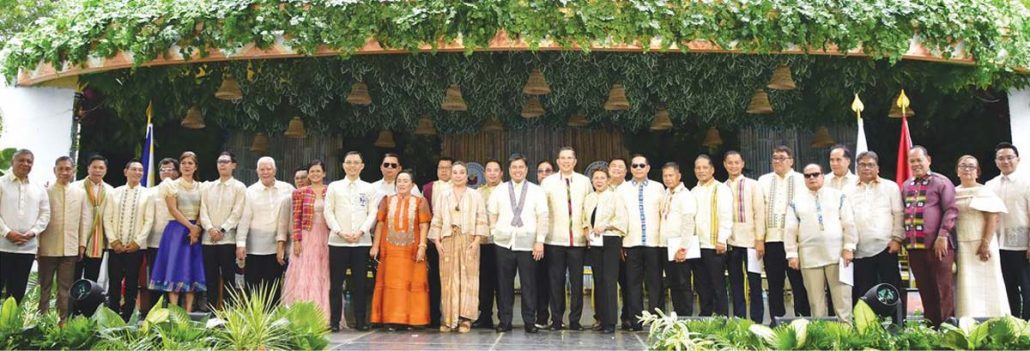 As she administers the oath of office to the elected officials of the province of Antique, four-term Senator Loren Legarda reminds them that success
will not be measured by the power of position, but by the lives they uplift through public service.