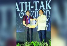 NATIONAL VISION MEETS LOCAL ACTION: DBM Sec. Mina Pangandaman administers oath-taking ceremonies in Panay, Negros; reaffirms commitment to local development Department of Budget and Management Secretary Amenah “Mina” F. Pangandaman (left) received a plaque of appreciation from Iloilo’s Gov. Arthur “Toto” Defensor Jr. (right). Sec. Pangandaman administered the oath of office of elected officials of Iloilo Province, on Monday, June 30, 2025.
