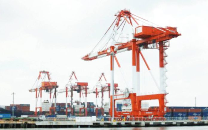 biz group optimistic copy The Manila South Harbor in this photo taken in May 2025. An official of a business group on Monday, July 28, 2025, said they remain optimistic for strong inflows of foreign investments since government measures are supportive. PNA PHOTO BY YANCY LIM