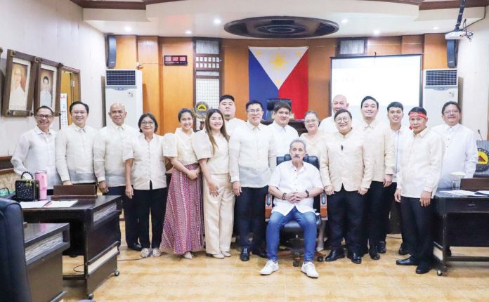 capiz_session_copy_resized The 12th Sangguniang Panlalawigan of Capiz holds its first regular session at the provincial capitol, signaling the start of their 2025–2028 legislative duties under the leadership of Vice Gov. James "Mitang" Magbanua, along with Gov. Fredenil H. Castro. CAPIZ PROV’L GOV’T COMMUNICATIONS GROUP PHOTO