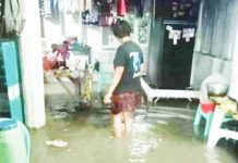 Iloilo City records 3 leptospirosis deaths; health execs urge action amid flooding A resident wades through floodwaters inside her home in Iloilo City — a high-risk exposure that health officials warn could lead to leptospirosis if preventive medication is not taken promptly. ILOILO CITY DRRMO PHOTO