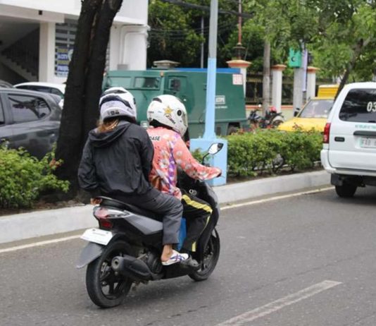The appeal of motorcycle taxis lies in their affordability and speed, and specifically getting around traffic congestion. Most transactions happen through Facebook groups or messaging apps, making them accessible to daily commuters. Yet their unregulated nature has raised red flags over passenger safety. AJ PALCULLO PHOTO