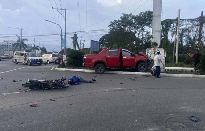 mai_road_acc A fatal collision between a motorcycle and a pick-up truck occurred at the intersection of Barangay Mali-ao, Pavia, Iloilo on July 11, 2025. The crash highlights the growing concern over road safety in Iloilo province amid a rising number of vehicular accidents. AJ PALCULLO/PN