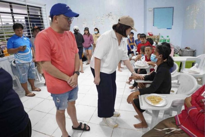 mai_state_of_calamity.JPG_resized Iloilo City’s Mayor Raisa Treñas visits an evacuation center to personally check on f lood-displaced residents following a series of storms, ensuring the city’s swift disaster response and her call for stronger barangay level preparedness and communication.