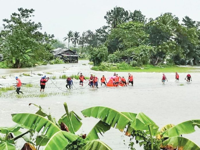 negros crising Personnel of the Coast Guard District Southern Visayas assisted in evacuation operations in Kabankalan City, Negros Occidental amid continuous rains that raised flooding concerns in the area. COAST GUARD DISTRICT SOUTHERN VISAYAS/FB PHOTO