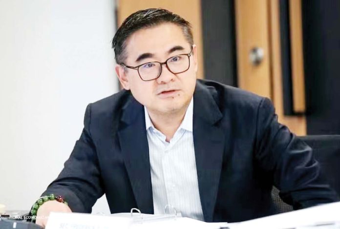 ph-tariffs Frederick Go, Special Assistant to the President for Investment and Economic Affairs and chair of the Economic Development Committee, is heading to the United States next week to negotiate a better tariff deals. He will be accompanied by Trade Secretary Cristina Roque and Undersecretary Ceferino Rodolfo.
