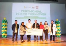Dr. Edwin M. Mercado (3rd from left), Philippine Health Insurance Corporation Acting President and Chief Executive Officer, leads the ceremonial turnover of P227.5-million ischemic heart disease-acute myocardial infarction benefit claims to the Philippine Heart Center.