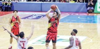 Ilonggo Jericho Cruz of San Miguel Beermen pulls up for a basket against the defense of Barangay Ginebra San Miguel Kings’ Earl Scottie Thompson. PBA PHOTO
