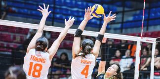 NxLed Chameleons’ Ennajie Laure-Cariño tries to score against the defense of Farm Fresh Foxies’ Caitlyn Viray. PVL PHOTO