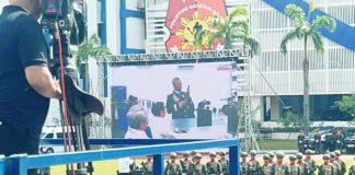 Philippine National Police chief General Nicolas Torre demonstrates to President Ferdinand Marcos Jr. the five-minute emergency response of law enforcers at Camp Crame in Quezon City on August 12, 2025 during the PNP’s 124th Police Service Anniversary celebration. PHOTOS FROM FAITH ARGOSINO / INQUIRER.NET