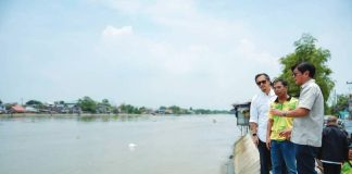 President Ferdinand R. Marcos Jr. inspected a river protection project in Barangay Bulusan, Calumpit, Bulacan on Aug. 15, 2025, acting on one of the complaints filed via the new sumbongsapangulo.ph website. PCO