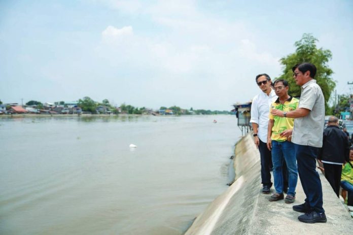 President Ferdinand R. Marcos Jr. inspected a river protection project in Barangay Bulusan, Calumpit, Bulacan on Aug. 15, 2025, acting on one of the complaints filed via the new sumbongsapangulo.ph website. PCO