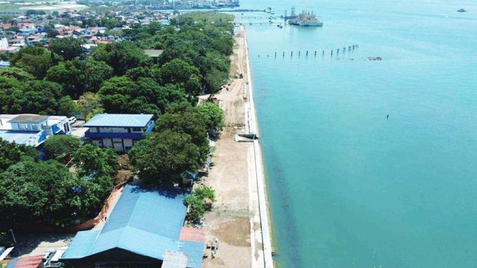 Iloilo City’s Bo. Obrero punong barangay James Conlu confirmed the existence of three flood control projects in his barangay and expressed gratitude for these long-awaited infrastructure developments, which he said have already brought benefits to his community.