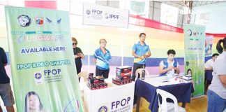 Representatives from the Family Planning Organization of the Philippines (FPOP) Iloilo Chapter offer free services and information during the launch of the USGWAPS program at Barangay Veterans Village, Iloilo City, on August 4, 2025. The initiative, led by Mayor Raisa Treñas, aims to bring grooming, wellness, and essential public services closer to the barangays. MAYOR RAISA TREÑAS FACEBOOK PAGE